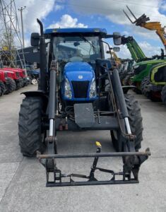 New Holland T6020 With NH 100FL Loader