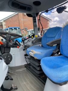 New Holland T6020 With NH 100FL Loader