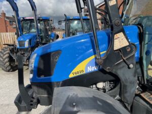 New Holland T6020 With NH 100FL Loader