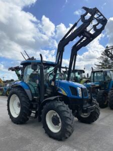 New Holland T6020 With NH 100FL Loader