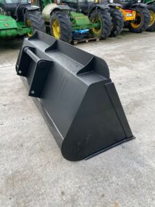 New 8ft Manitou Bucket