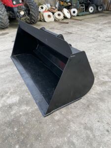 New 8ft Manitou Bucket