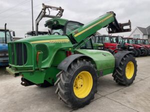 John Deere 3215