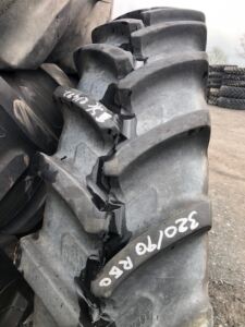 4 x Michelin 320/90R50 10 Stud Solid Centre Wheels